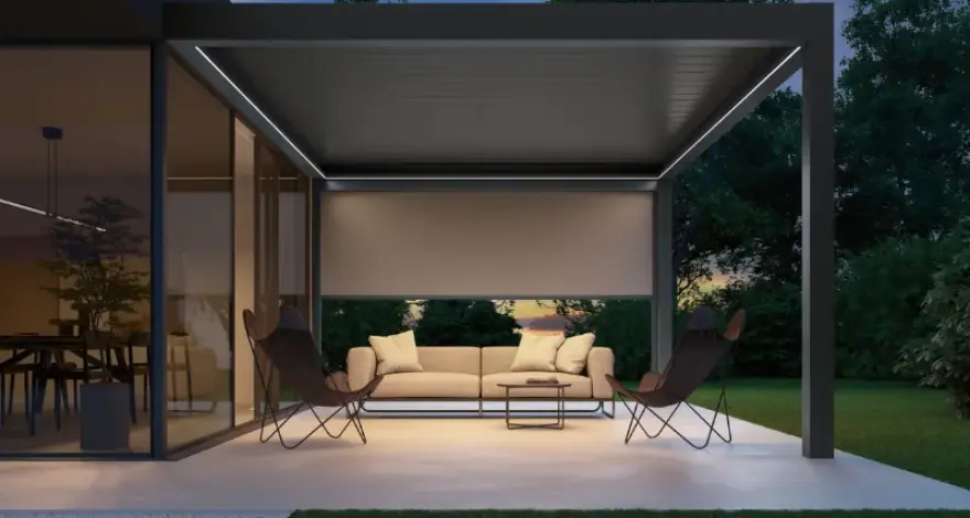 Pergola bioclimatica addossata chiusa
